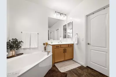 18053 W Montecito Avenue, Goodyear, AZ 85395 - Photo 12