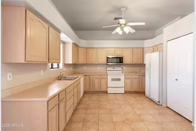 670 E Moon Vista Street, Apache Junction, AZ 85119 - Photo 18