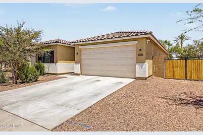 194 W Moonlight Trail, Casa Grande, AZ 85122 - Photo 2