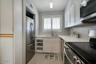 10820 N Fairway Ct W, Sun City, AZ 85351 - Photo 12