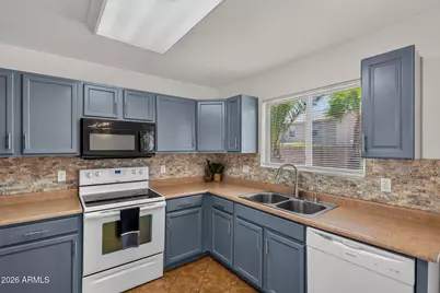 16667 W Paradise Lane, Surprise, AZ 85374 - Photo 12