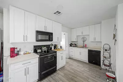 5201 W Wilshire Drive, Phoenix, AZ 85035 - Photo 8