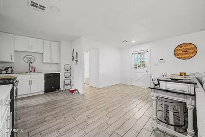 5201 W Wilshire Drive, Phoenix, AZ 85035 - Photo 6