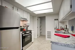 2020 W Union Hills Dr, Phoenix, AZ 85027 - Photo 14