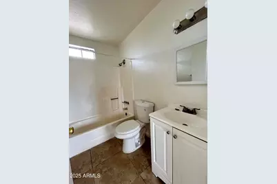 1321 W Vogel Avenue #Apt 6, Phoenix, AZ 85021 - Photo 10