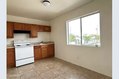 1321 W Vogel Avenue #Apt 6, Phoenix, AZ 85021 - Photo 8