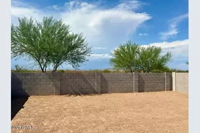 17062 W Fetlock Trail, Surprise, AZ 85387 - Photo 2