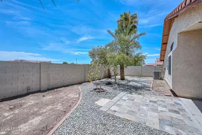7911 W Kimberly Way, Glendale, AZ 85308 - Photo 8