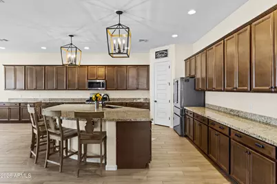 9416 W Parkside Lane, Peoria, AZ 85383 - Photo 8