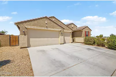 18146 W Robin Lane, Surprise, AZ 85387 - Photo 2