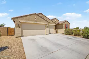 18146 W Robin Ln, Surprise, AZ 85387 - Photo 2