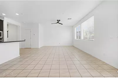 1682 S Follett Way, Gilbert, AZ 85295 - Photo 4