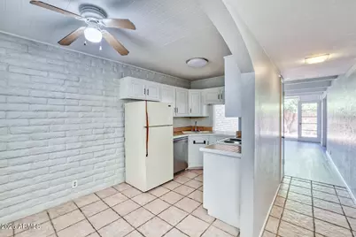 3012 N 32nd Street #35, Phoenix, AZ 85018 - Photo 2