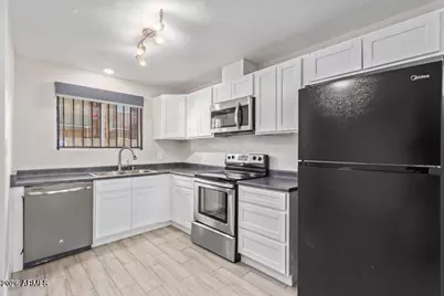 1533 W Missouri Avenue #6, Phoenix, AZ 85015 - Photo 1
