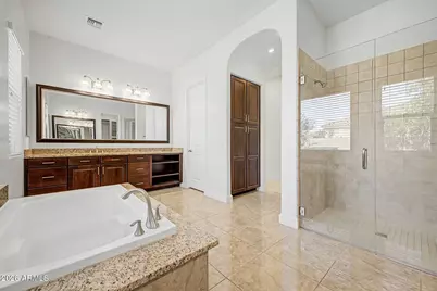 2923 E Constance Way, Phoenix, AZ 85042 - Photo 18