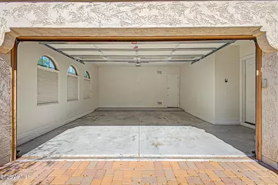 2923 E Constance Way, Phoenix, AZ 85042 - Photo 36