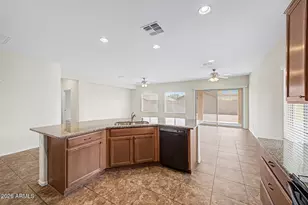 17549 W Pinnacle Vis Dr, Surprise, AZ 85387 - Photo 14