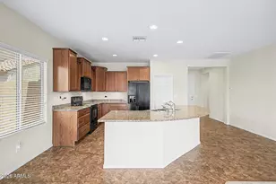17549 W Pinnacle Vis Dr, Surprise, AZ 85387 - Photo 6