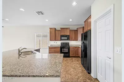 17549 W Pinnacle Vista Drive, Surprise, AZ 85387 - Photo 10