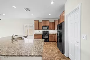 17549 W Pinnacle Vis Dr, Surprise, AZ 85387 - Photo 10