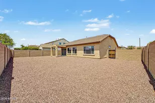 17549 W Pinnacle Vis Dr, Surprise, AZ 85387 - Photo 32