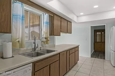 10432 W Desert Forest Circle, Sun City, AZ 85351 - Photo 6