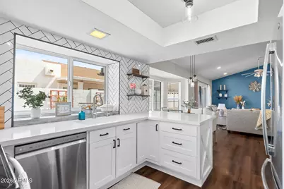 3310 E Wescott Drive, Phoenix, AZ 85050 - Photo 2