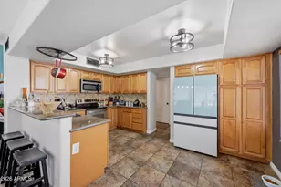 1330 E Angela Dr, Phoenix, AZ 85022 - Photo 6
