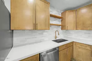 5712 W Orangewood Ave, Glendale, AZ 85301 - Photo 16
