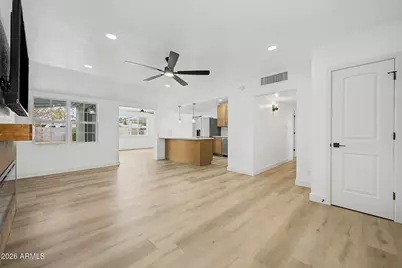 5712 W Orangewood Avenue, Glendale, AZ 85301 - Photo 8