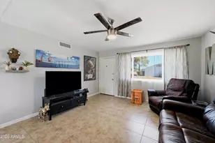 2566 E Villa Rita Dr, Phoenix, AZ 85032 - Photo 4