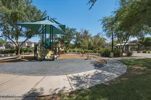 2246 E Fraktur Rd, Phoenix, AZ 85040 - Photo 26