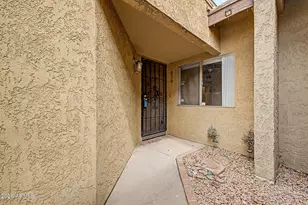 827 S Hacienda Dr, Tempe, AZ 85281 - Photo 22