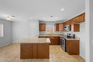 423 W Alicia Dr, Phoenix, AZ 85041 - Photo 2