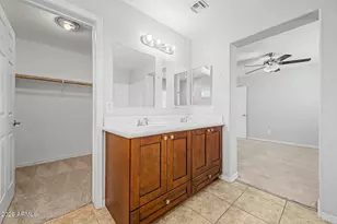423 W Alicia Dr, Phoenix, AZ 85041 - Photo 14