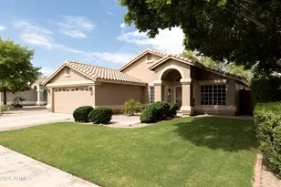 22418 N 74th Ln, Glendale, AZ 85310 - Photo 2