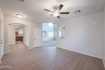 16205 W Gibson Lane, Goodyear, AZ 85338 - Photo 10