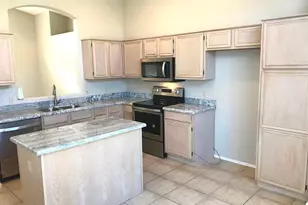7427 W Crest Ln, Glendale, AZ 85310 - Photo 2