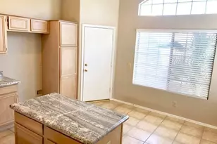7427 W Crest Ln, Glendale, AZ 85310 - Photo 6