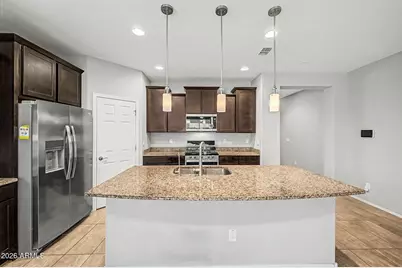 17486 W Red Bird Road, Surprise, AZ 85387 - Photo 10