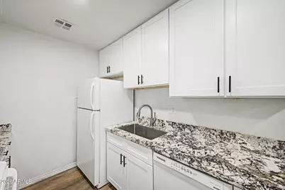 5525 E Thomas Road #M23, Phoenix, AZ 85018 - Photo 12