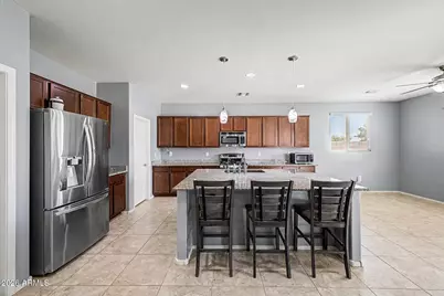 10215 N 185th Lane, Waddell, AZ 85355 - Photo 14