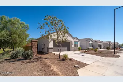 18861 W Adams Street, Buckeye, AZ 85326 - Photo 2