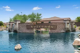 992 E Parkview Dr, Gilbert, AZ 85295 - Photo 52