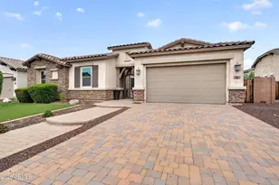 992 E Parkview Dr, Gilbert, AZ 85295 - Photo 10