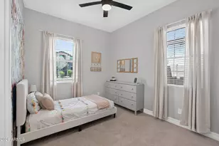 992 E Parkview Dr, Gilbert, AZ 85295 - Photo 32