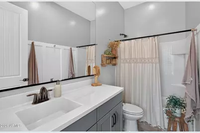 992 E Parkview Drive, Gilbert, AZ 85295 - Photo 34