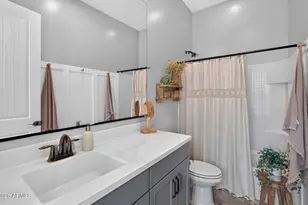 992 E Parkview Dr, Gilbert, AZ 85295 - Photo 34