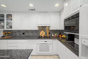 955 E Eveningstar Ln, Tempe, AZ 85283 - Photo 14