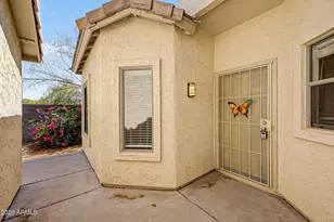 32 N Eaton Pl, Chandler, AZ 85226 - Photo 2